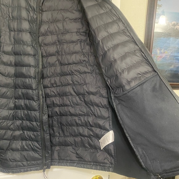 Columbia Powder Pass puffer jacket in black - Picture 8 of 9